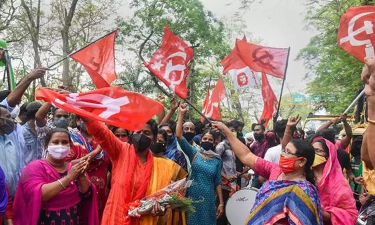 கேரளாவில் அனைவருக்கும் உணவு, வீடு, கல்வி வழங்கப்படும்-ஆளும் கூட்டணி தேர்தல் அறிக்கையில் உறுதி