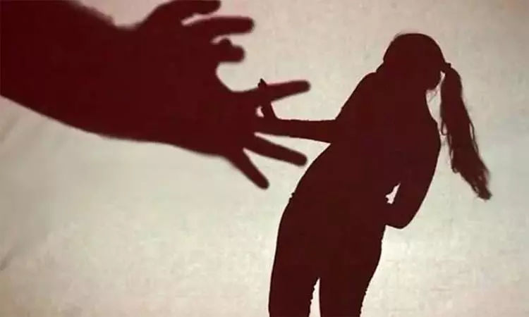 15 வயது சிறுமியுடன் பள்ளி மாணவன் உல்லாசம்.. வீடியோ எடுத்து மிரட்டிய நபர் செய்த அதிர்ச்சி செயல்