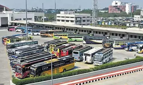 அண்டை மாநிலங்களுக்கு இயக்கும் ஆம்னி பஸ்கள் நிறுத்தம்; ரூ.22 கோடி இழப்பு