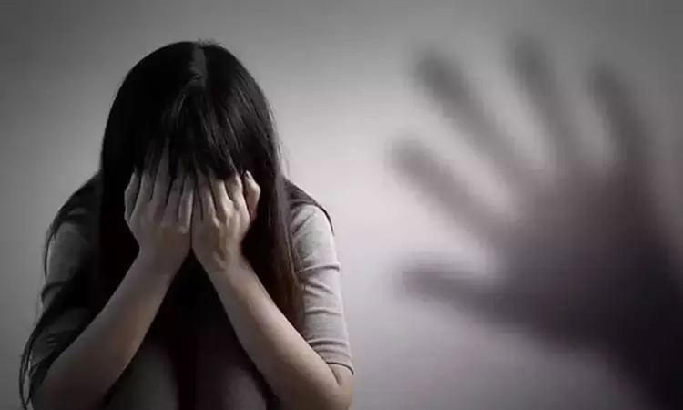 கோவிலுக்கு சாமி கும்பிட சென்ற மருத்துவ மாணவிக்கு பாலியல் தொல்லை... அதிர்ச்சி சம்பவம் கோவிலுக்கு சாமி கும்பிட சென்ற மருத்துவ மாணவிக்கு பாலியல் தொல்லை... அதிர்ச்சி சம்பவம்