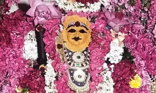 வேலாயுதம்பாளையம்: முருகன் கோவில்களில் சிறப்பு வழிபாடு