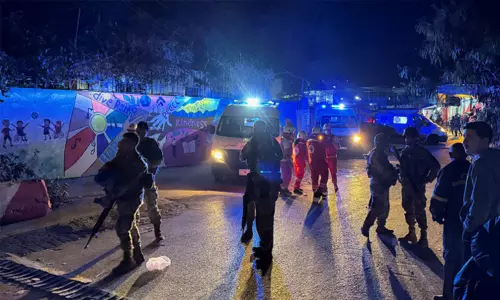 லெபனானில் அகதிகள் முகாம் மீது இஸ்ரேல் வான்வழி தாக்குதல்; 13 பேர் பலி