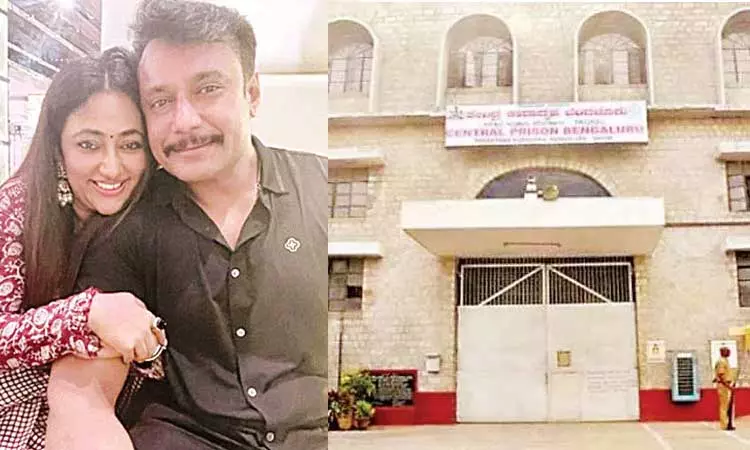 சிறையில் கைதிகளுக்கு சொகுசு வசதிகள்: வீடியோ வெளியானதில் தர்ஷன் மனைவிக்கு தொடர்பா?