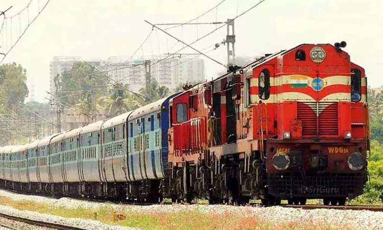 ரெயில்களில் கூடுதல் பெட்டிகள் இணைப்பு: தெற்கு ரெயில்வேயில் கடந்த 7 மாதங்களில் ரூ.22.97 கோடி வருவாய்
