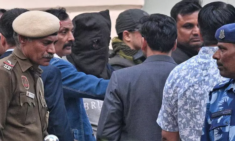 டெல்லி கார் வெடிப்பு வழக்கு: மேலும் 4 பேருக்கு என்.ஐ.ஏ. காவல் டெல்லி கார் வெடிப்பு வழக்கு: மேலும் 4 பேருக்கு என்.ஐ.ஏ. காவல்