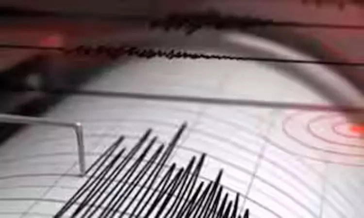 வங்காளதேசத்தில் நிலநடுக்கம்:கொல்கத்தாவில் ஏற்பட்ட நில அதிர்வால் மக்கள் பீதி வங்காளதேசத்தில் நிலநடுக்கம்:கொல்கத்தாவில் ஏற்பட்ட நில அதிர்வால் மக்கள் பீதி