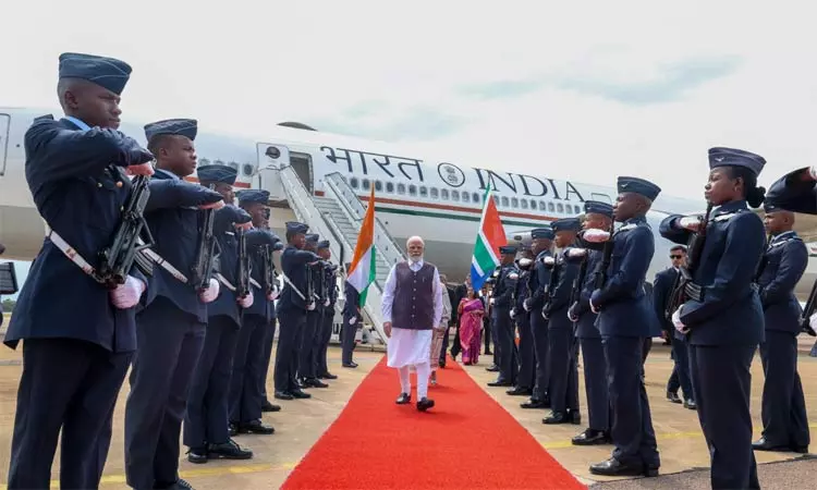 தென் ஆப்பிரிக்கா சென்றடைந்தார் பிரதமர் மோடி; ஜி20 உச்சி மாநாட்டில் பங்கேற்கிறார்...!