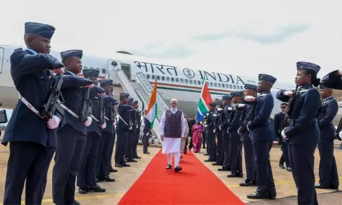 தென் ஆப்பிரிக்கா சென்றடைந்தார் பிரதமர் மோடி; ஜி20 உச்சி மாநாட்டில் பங்கேற்கிறார்...!