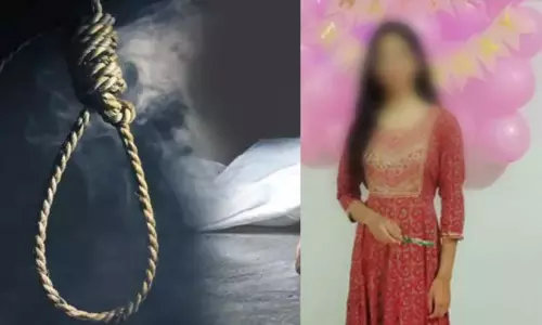 ஆசிரியர் துன்புறுத்துவதாக கடிதம் எழுதி வைத்துவிட்டு பிளஸ் 1 மாணவி தற்கொலை - அதிர்ச்சி சம்பவம் ஆசிரியர் துன்புறுத்துவதாக கடிதம் எழுதி வைத்துவிட்டு பிளஸ் 1 மாணவி தற்கொலை - அதிர்ச்சி சம்பவம்