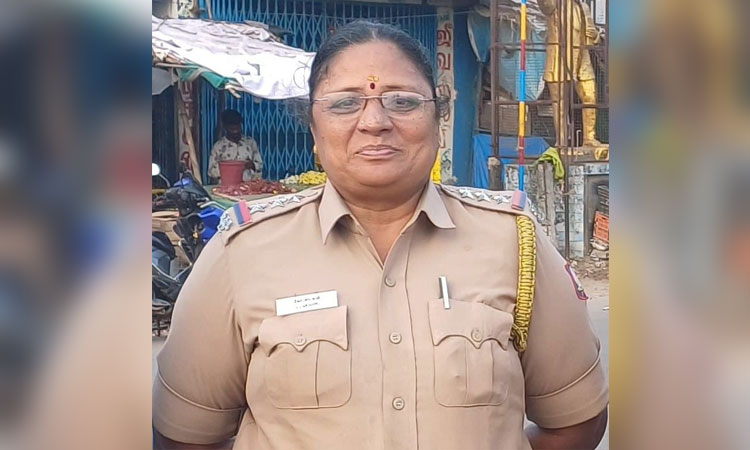 நில ஆவணங்கள் காணாமல் போனதாக முறைகேடாக சி.எஸ்.ஆர். பதிவு: பெண் போலீஸ் இன்ஸ்பெக்டர் பணியிடை நீக்கம்