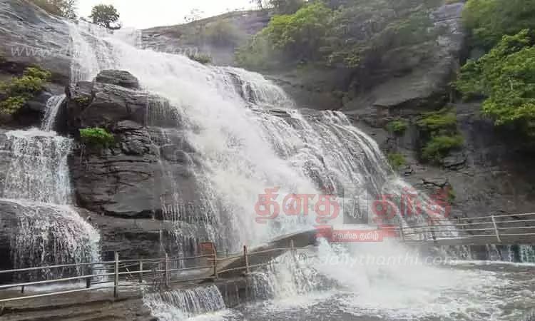 குற்றால அருவியில் கடும் வெள்ளப்பெருக்கு - குளிக்க தடை