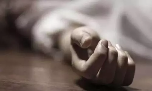 மனைவியை பாம்பு கடித்ததால் கணவர் விஷம் குடித்து தற்கொலை