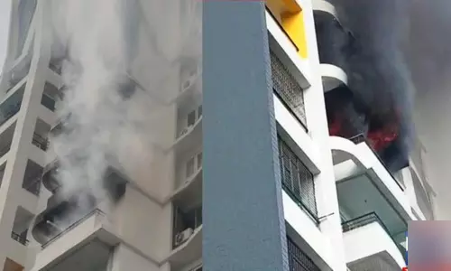 கேளம்பாக்கம் ஓஎம்ஆர் சாலையில் உள்ள அடுக்குமாடி குடியிருப்பில் பயங்கர தீ விபத்து