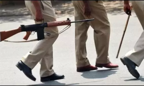 துப்பாக்கியை சுத்தம் செய்தபோது குண்டு பாய்ந்து போலீஸ்காரர் உயிரிழப்பு