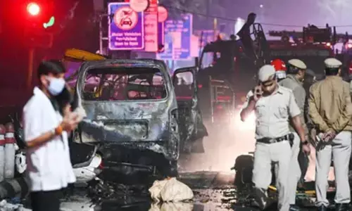 டெல்லி கார் வெடிப்பில் அடையாளம் காணப்படாத 3 உடல்கள்... டி.என்.ஏ. சோதனை நடத்த முடிவு