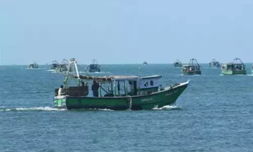 ஆழ்ந்த காற்றழுத்த தாழ்வு பகுதி; மீனவர்கள் நாளைக்குள் கரைக்கு திரும்ப வேண்டும் - வானிலை மையம் எச்சரிக்கை