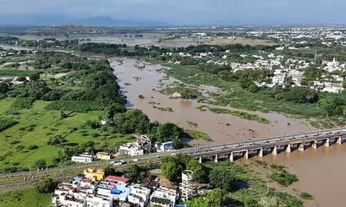 தொடரும் கனமழை... தாமிரபரணி ஆற்றில் வெள்ளப்பெருக்கு: கரையோர மக்களுக்கு எச்சரிக்கை