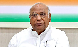 விலைமதிப்பற்ற நட்சத்திரத்தை இழந்து விட்டோம்: மல்லிகார்ஜுன கார்கே விலைமதிப்பற்ற நட்சத்திரத்தை இழந்து விட்டோம்: மல்லிகார்ஜுன கார்கே