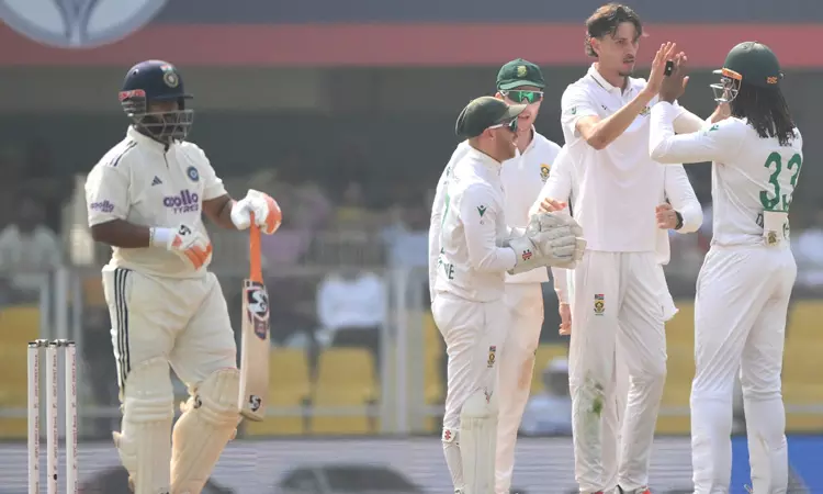 2-வது டெஸ்ட்: மோசமான பேட்டிங்.. பாலோ ஆன் ஆன இந்தியா