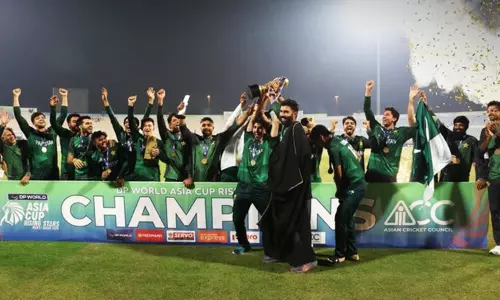 ஆசிய கோப்பை: சூப்பர் ஓவரில் வங்காளதேசத்தை வீழ்த்தி பாகிஸ்தான் சாம்பியன் ஆசிய கோப்பை: சூப்பர் ஓவரில் வங்காளதேசத்தை வீழ்த்தி பாகிஸ்தான் சாம்பியன்