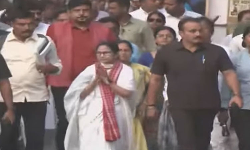 எஸ்.ஐ.ஆர்க்கு எதிராக மம்தா பானர்ஜி பிரமாண்ட பேரணி எஸ்.ஐ.ஆர்க்கு எதிராக மம்தா பானர்ஜி பிரமாண்ட பேரணி