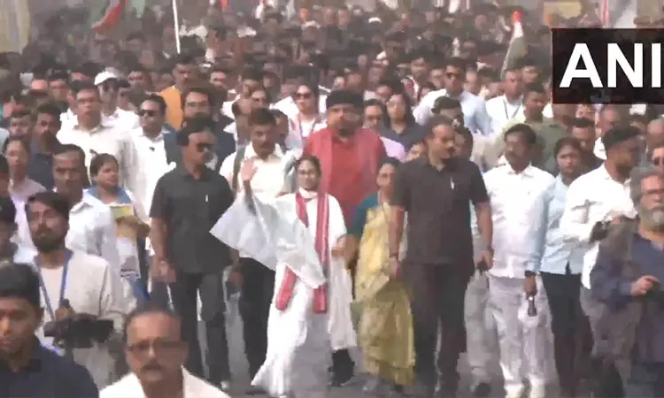 எஸ்.ஐ.ஆர்க்கு எதிராக மம்தா பானர்ஜி பிரமாண்ட பேரணி