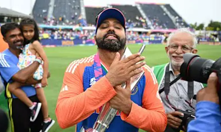 டி20 உலகக்கோப்பை 2026: ரோகித் சர்மாவுக்கு ஐ.சி.சி. கவுரவம் டி20 உலகக்கோப்பை 2026: ரோகித் சர்மாவுக்கு ஐ.சி.சி. கவுரவம்
