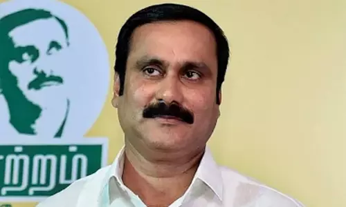 மழையில் சேதமடைந்த 2 லட்சம் ஏக்கர் நெல் பயிர்களுக்கு இழப்பீடு எங்கே? - அன்புமணி கேள்வி மழையில் சேதமடைந்த 2 லட்சம் ஏக்கர் நெல் பயிர்களுக்கு இழப்பீடு எங்கே? - அன்புமணி கேள்வி