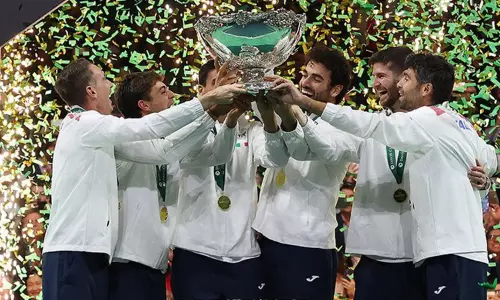 டேவிஸ் கோப்பை டென்னிஸ்: இத்தாலி சாம்பியன்