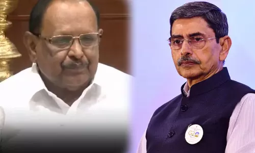 தமிழர்களுக்கு எதிராக பேசுவதே கவர்னரின் வேலை - அமைச்சர் ரகுபதி தமிழர்களுக்கு எதிராக பேசுவதே கவர்னரின் வேலை - அமைச்சர் ரகுபதி