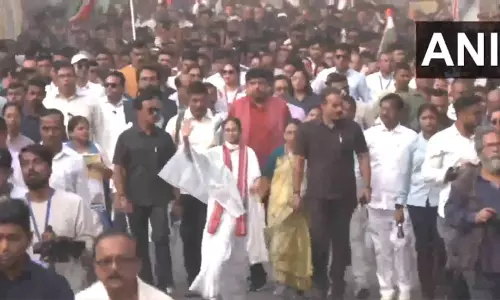 எஸ்.ஐ.ஆர்க்கு எதிராக மம்தா பானர்ஜி பிரமாண்ட பேரணி