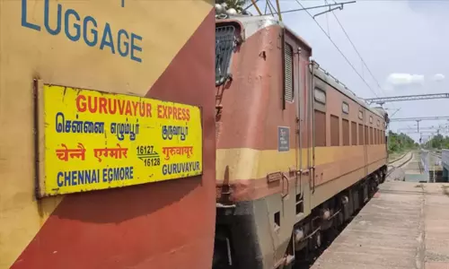 பராமரிப்பு பணி: குருவாயூர் எக்ஸ்பிரஸ் உள்ளிட்ட ரெயில்கள் தாமதம் பராமரிப்பு பணி: குருவாயூர் எக்ஸ்பிரஸ் உள்ளிட்ட ரெயில்கள் தாமதம்
