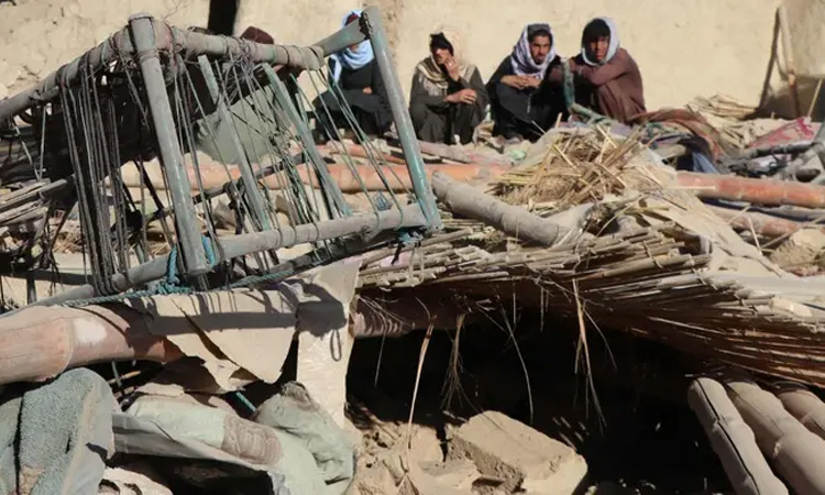 ஆப்கானிஸ்தான் மீது பாகிஸ்தான் வான்தாக்குதல்:  குழந்தைகள் பலி