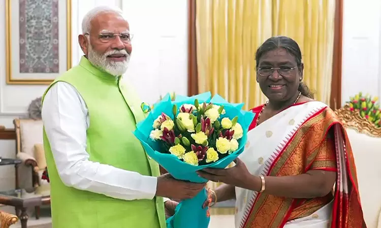 இந்திய அரசியலமைப்பு தினம்: நாடாளுமன்றத்தில் இன்று கொண்டாட்டம் - ஜனாதிபதி, பிரதமர் பங்கேற்பு இந்திய அரசியலமைப்பு தினம்: நாடாளுமன்றத்தில் இன்று கொண்டாட்டம் - ஜனாதிபதி, பிரதமர் பங்கேற்பு