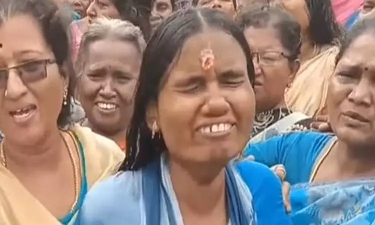 தென்காசி பஸ் விபத்தில் தாயை இழந்த மாற்றுத்திறனாளி பெண்ணுக்கு அரசுப்பணி தென்காசி பஸ் விபத்தில் தாயை இழந்த மாற்றுத்திறனாளி பெண்ணுக்கு அரசுப்பணி