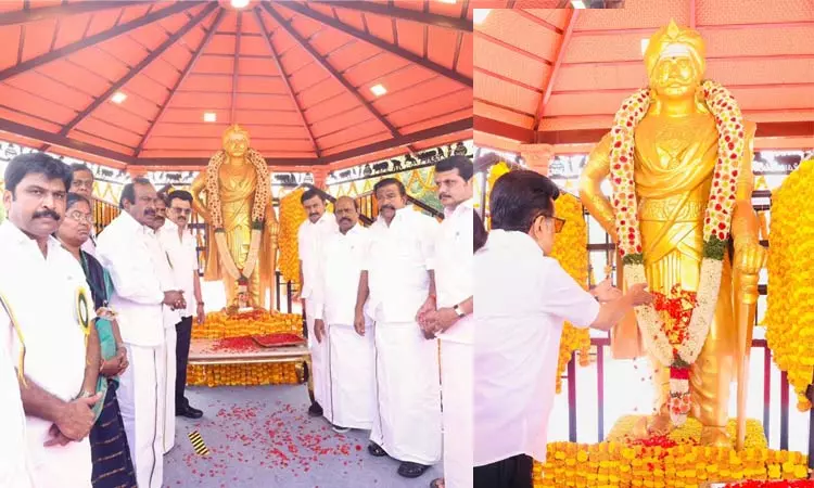 ஈரோடு: தீரன் சின்னமலை சிலைக்கு முதல்-அமைச்சர் மு.க.ஸ்டாலின் மரியாதை ஈரோடு: தீரன் சின்னமலை சிலைக்கு முதல்-அமைச்சர் மு.க.ஸ்டாலின் மரியாதை