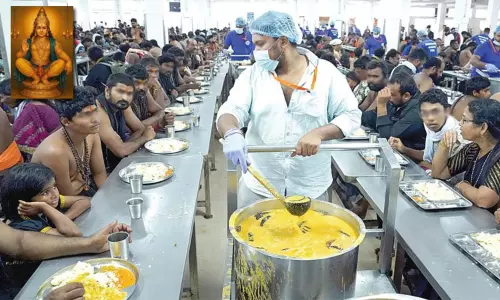 சபரிமலை கோவிலில் நாளை முதல் பக்தர்களுக்கான அன்னதான உணவில் மாற்றம்