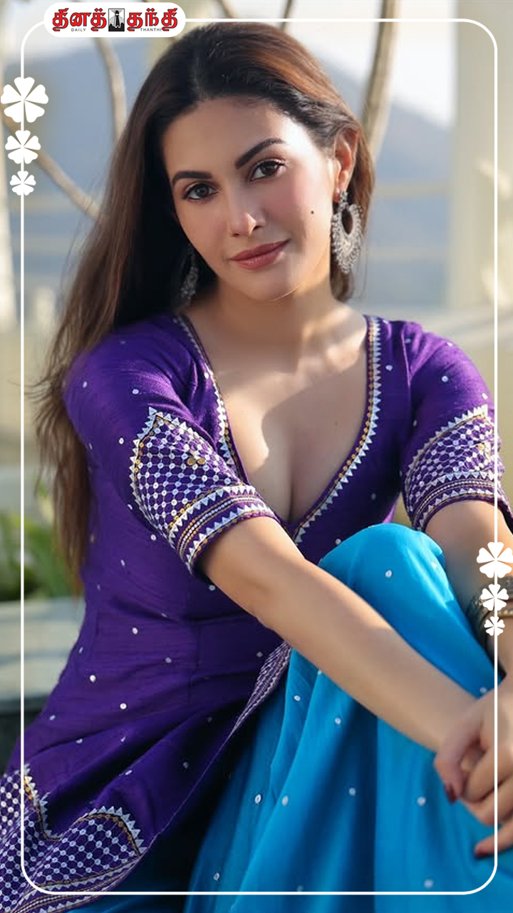 நடிகை அமைரா தஸ்தூரின் லேட்டஸ்ட் கிளிக்ஸ்..!