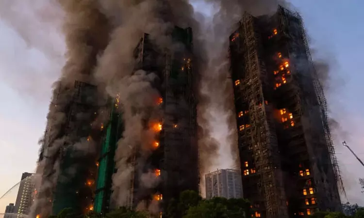 ஹாங்காங் அடுக்குமாடி குடியிருப்பில் பயங்கர தீ விபத்து: உயரும் பலி எண்ணிக்கை - 279 பேர் மாயம்