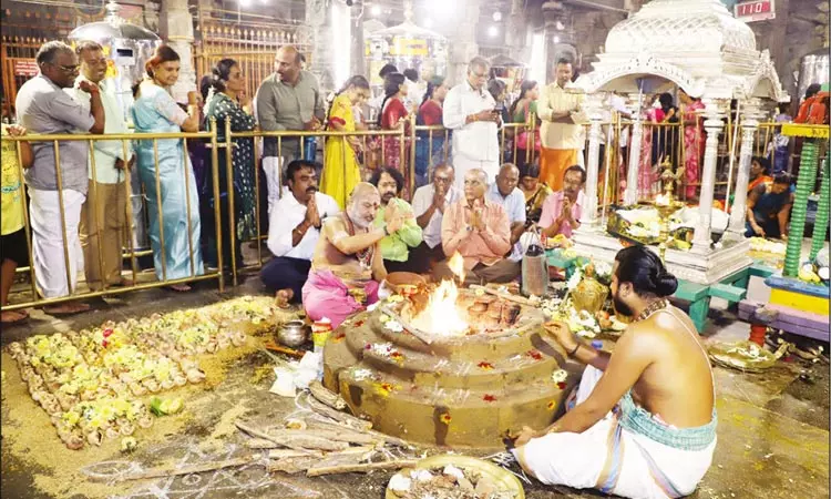 திருவண்ணாமலை கார்த்திகை தீபத் திருவிழா: பூத வாகனத்தில் சந்திரசேகரர் வீதிஉலா