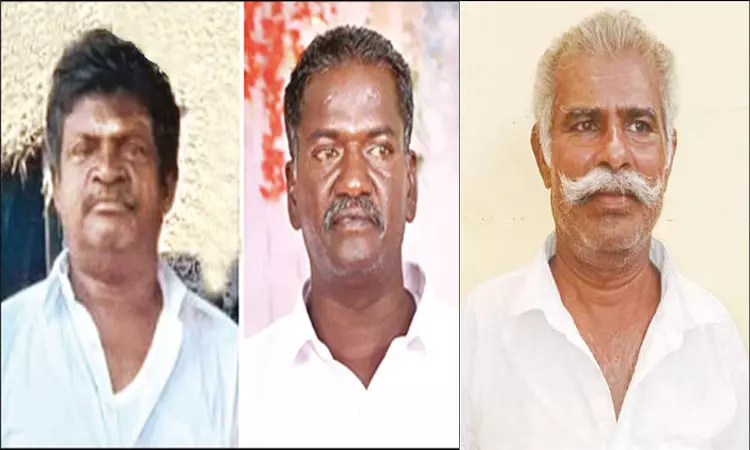 கயத்தாறில் பயங்கரம்: டாஸ்மாக் பாரில் புகுந்து 2 பேர் வெட்டிக்கொலை- உறவினருக்கு போலீஸ் வலைவீச்சு