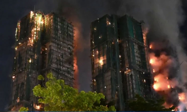 ஹாங்காங்:  அடுக்குமாடி கட்டிடத்தில் தீ விபத்து - பலி 65 ஆக உயர்வு; 300 பேர் மாயம்