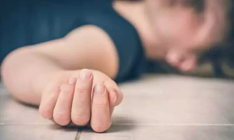 பிறந்தநாளுக்கு புத்தாடை வாங்கித் தராததால் விரக்தி... பிளஸ்-1 மாணவி எடுத்த விபரீத முடிவு பிறந்தநாளுக்கு புத்தாடை வாங்கித் தராததால் விரக்தி... பிளஸ்-1 மாணவி எடுத்த விபரீத முடிவு