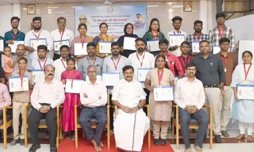 உங்களுடன் ஸ்டாலின் போட்டிகள்: வெற்றி பெற்ற 36 நபர்களுக்கு சான்றிதழ் - அமைச்சர் மு.பெ.சாமிநாதன் வழங்கினார்