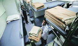 ஸ்லீப்பர் பெட்டிகளில் தலையணை, போர்வை -தெற்கு ரெயில்வே அறிவிப்பு ஸ்லீப்பர் பெட்டிகளில் தலையணை, போர்வை -தெற்கு ரெயில்வே அறிவிப்பு