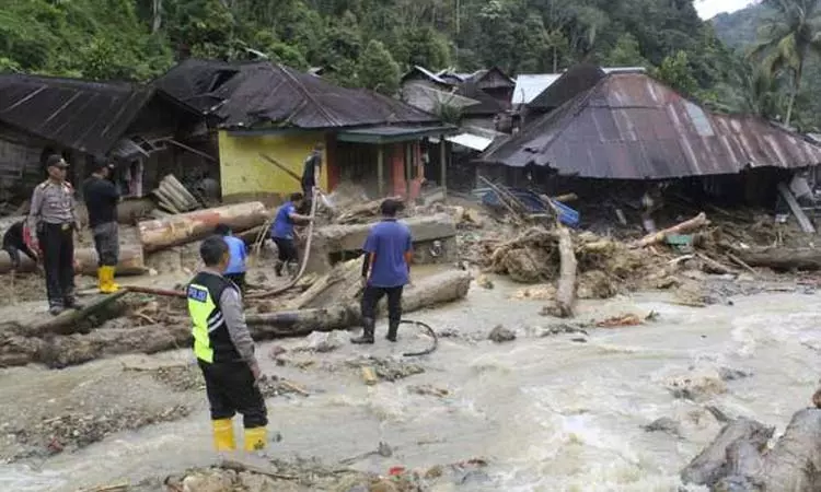 இந்தோனேசியாவில் கனமழை, வெள்ளம்: பலி எண்ணிக்கை 174 ஆக உயர்வு