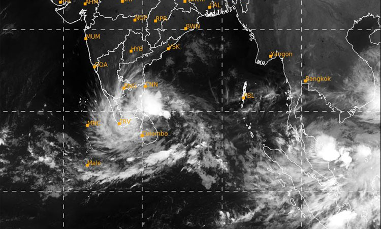 வலுவிழந்து சென்னையை அடையும் டிட்வா புயல்
