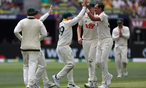 ஆஷஸ் 2-வது டெஸ்ட்: ஆஸி.அணி அறிவிப்பு.. முன்னணி வீரர்களுக்கு இடமில்லை ஆஷஸ் 2-வது டெஸ்ட்: ஆஸி.அணி அறிவிப்பு.. முன்னணி வீரர்களுக்கு இடமில்லை