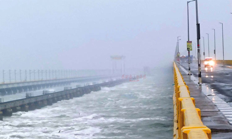 চেন্নাই থেকে 400 কিমি। ஦ிரிட்வா ‘புயல்’.. அதேருண் তুমি কি ‘ভালো কাজ করো’..?