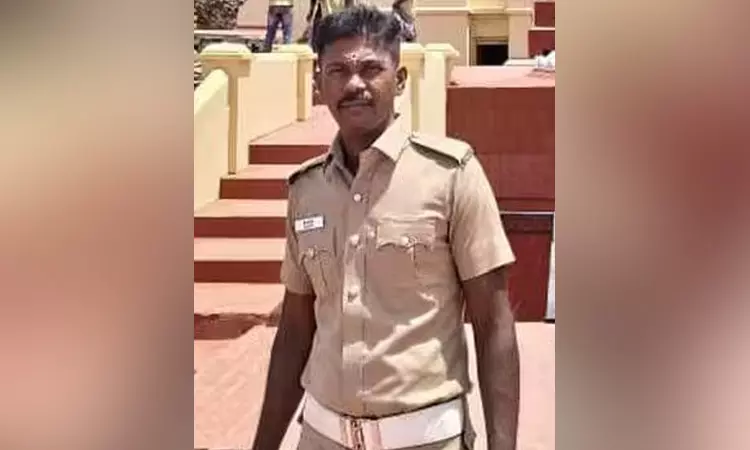 அதிகாரியை சிக்கவைக்க பணத்தை மறைத்து வைத்த தீயணைப்பு வீரர் உட்பட 2 பேர் கைது